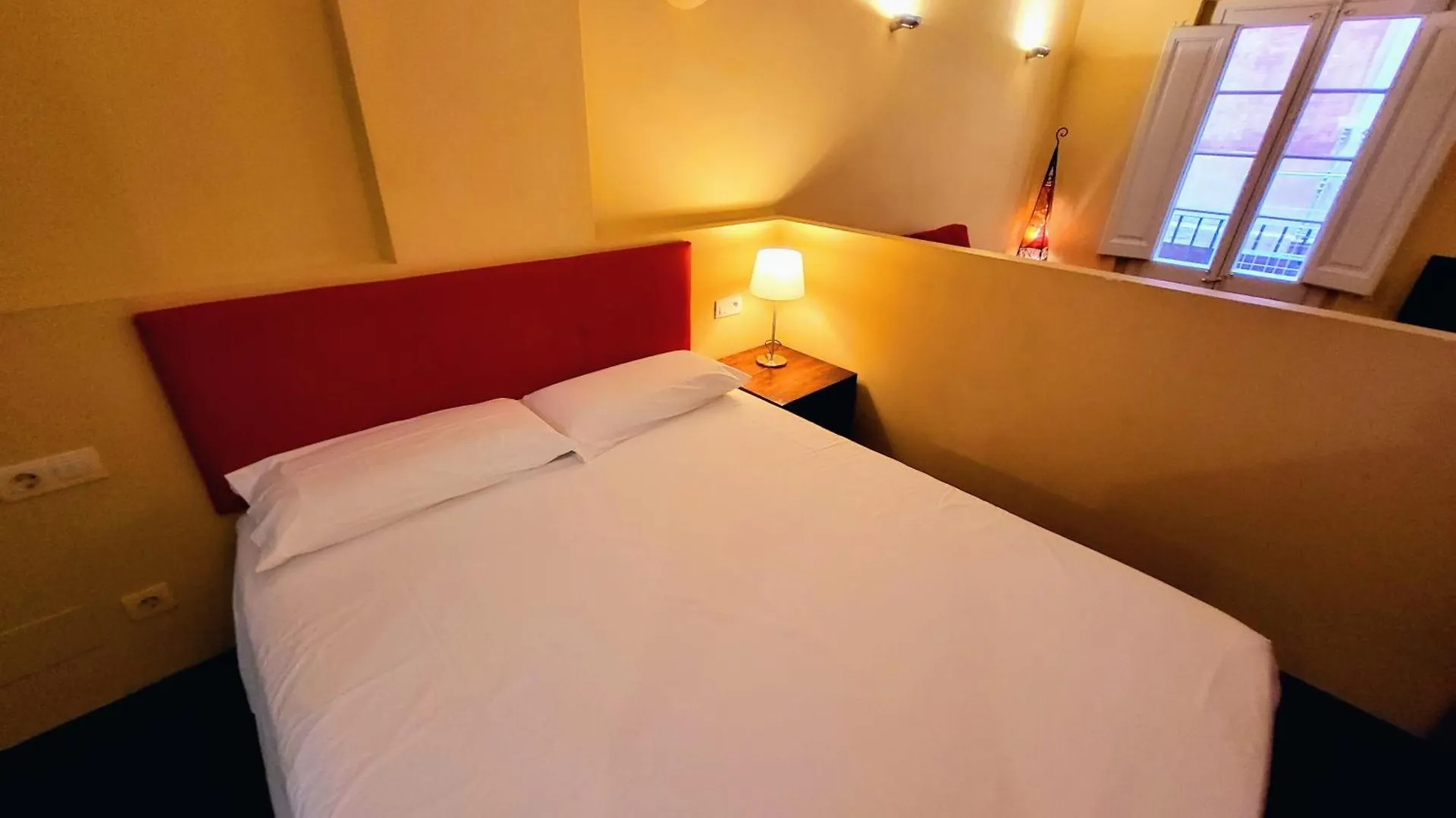 ברצלונה Apartment Ramblas Plaza Catalunya -Wi-Fi 300 Mbps 0*,  ספרד