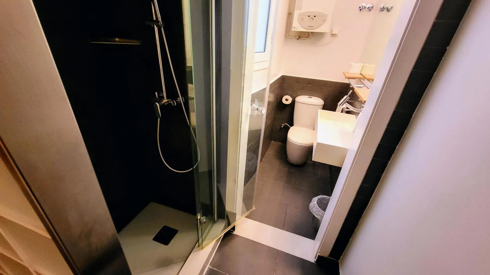 ברצלונה Apartment Ramblas Plaza Catalunya -Wi-Fi 300 Mbps 0*,  ספרד