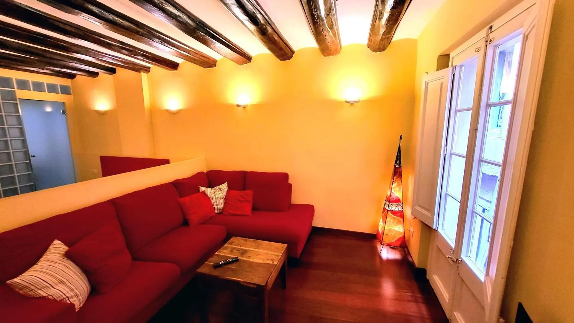 ברצלונה Apartment Ramblas Plaza Catalunya -Wi-Fi 300 Mbps
